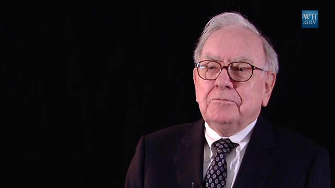 6 Warren Buffett-Inspired Investments To Recession-Proof Your Retirement
