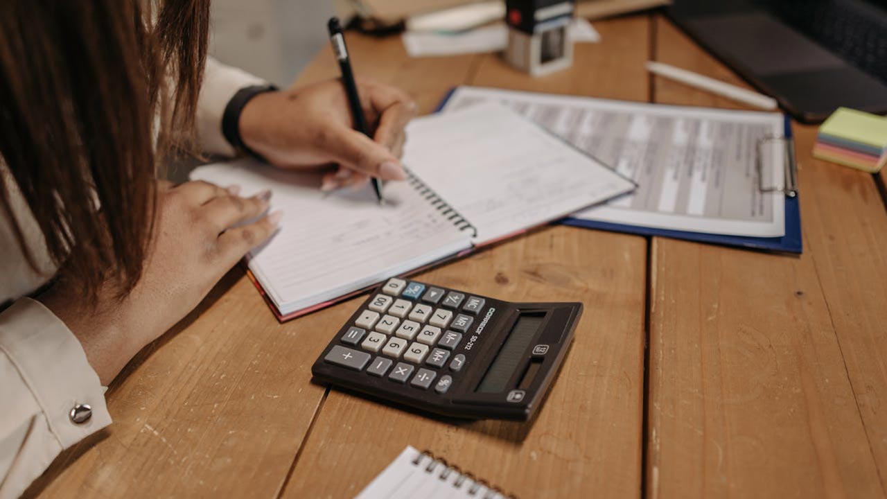 9 Common Budgeting Mistakes That Cost You Thousands