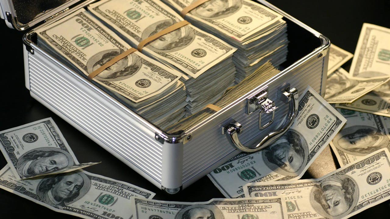 How Much Interest Does 1 Million Dollars Earn?