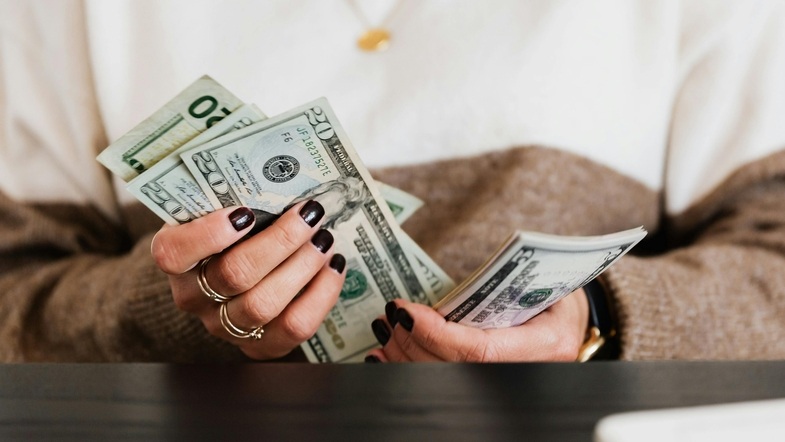 What To Do When You Have $1,000 in a Savings Account