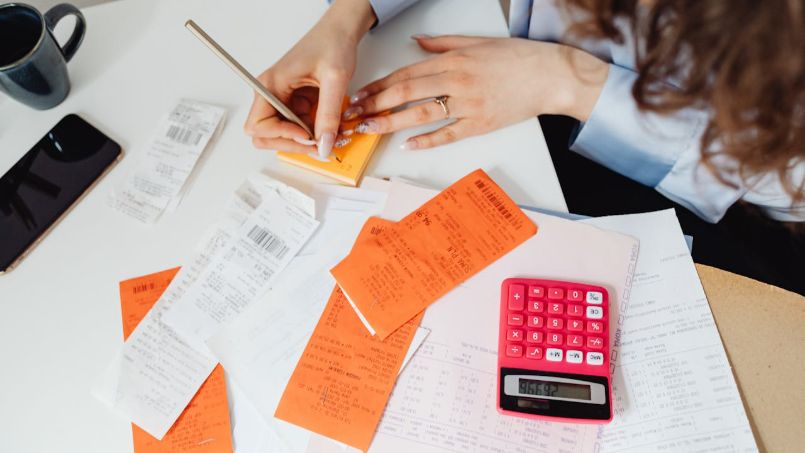 Credit card balance transfer strategy for reducing interest payments