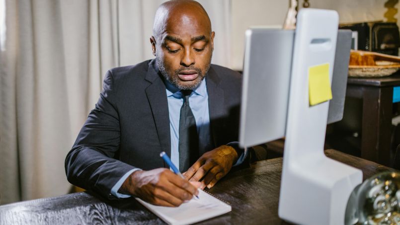 12 Pros and Cons of Investing in Startups