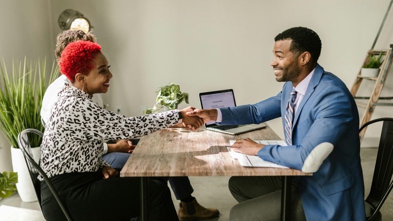 5 Signs It's Time to Open a Business Bank Account