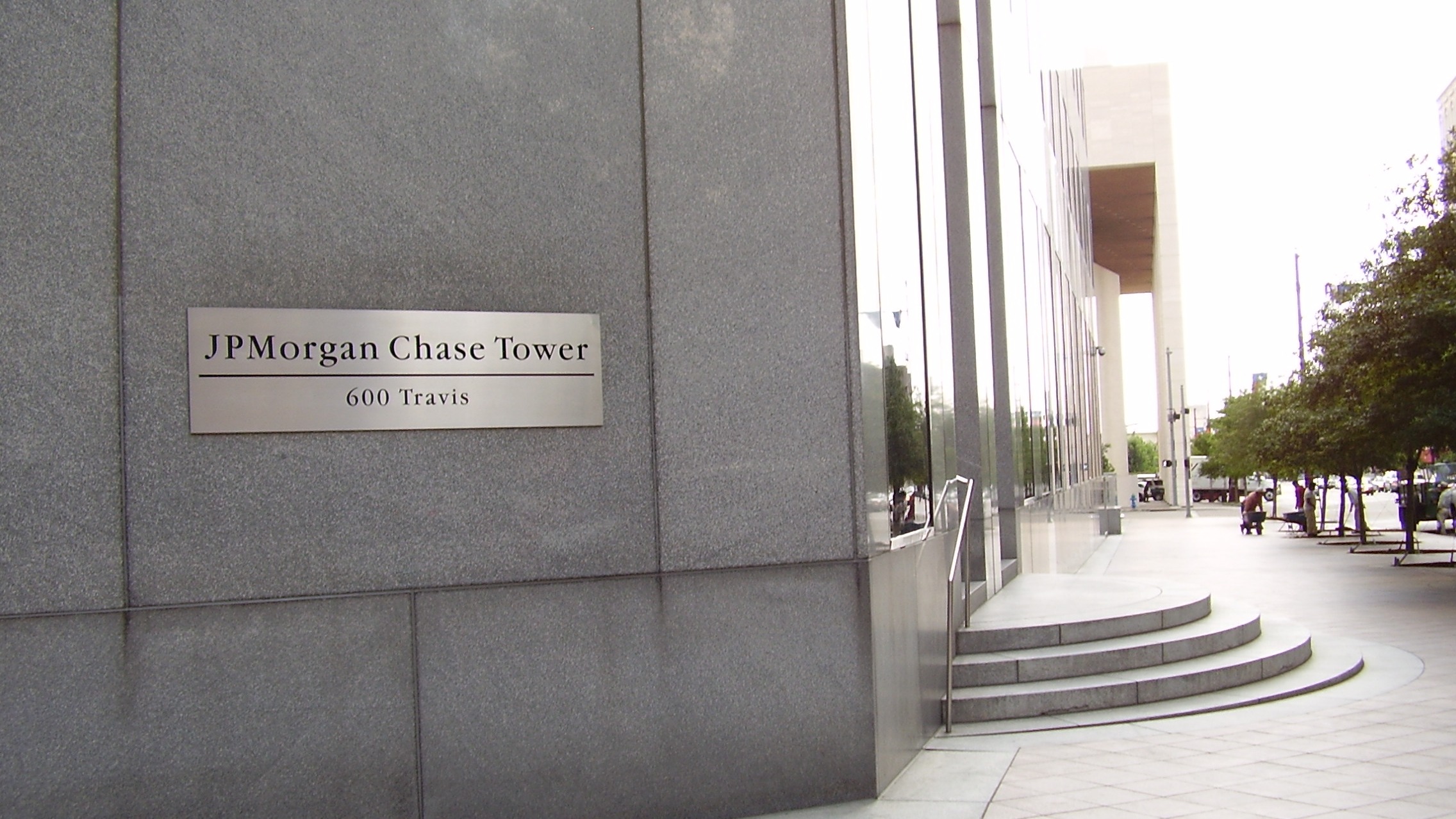 JPMorgan Chase Tower entrance
